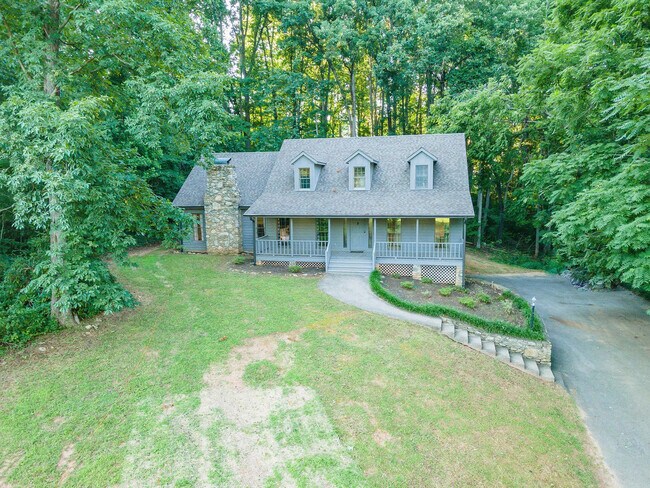 Building Photo - 41 Little Forest Dr