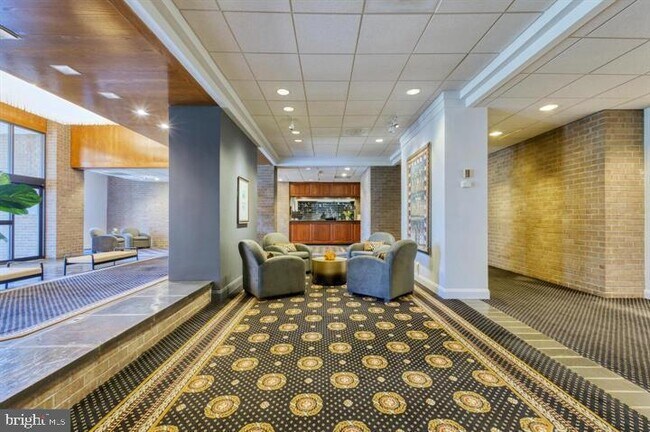 Building Photo - 1800 Old Meadow Rd