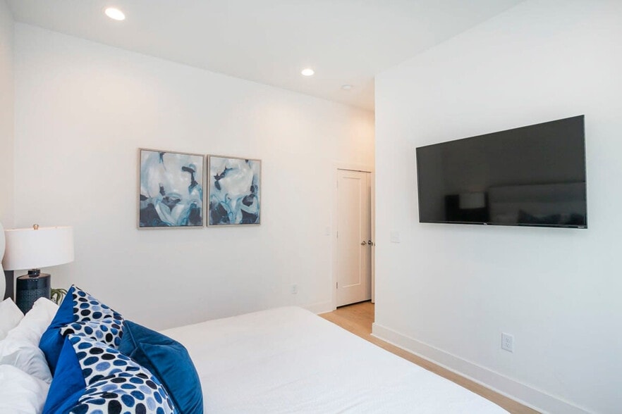 Building Photo - 1035 Scovel St