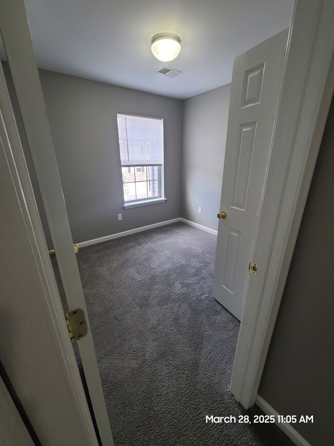 Building Photo - 3 Bedroom Townhome for Rent in Waynesboro