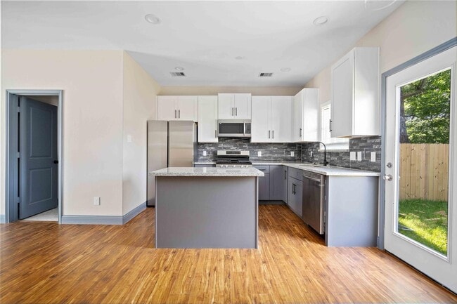 Building Photo - 4506 Mayflower St