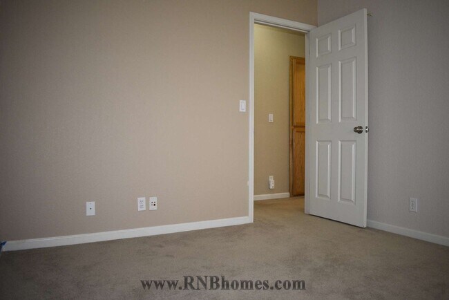 Building Photo - 309 Quiet Star Ct
