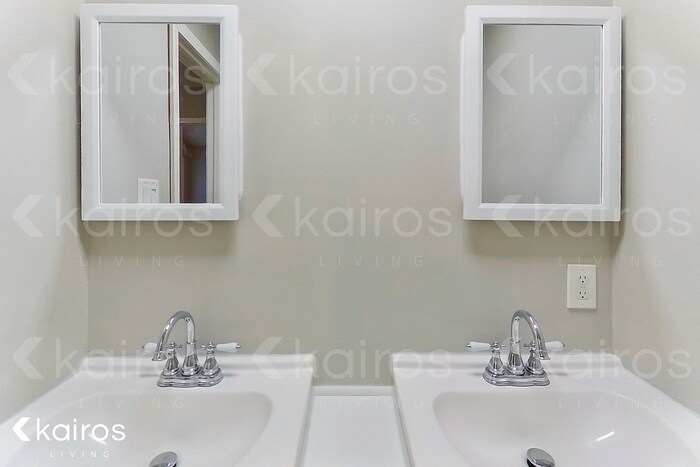 Building Photo - 7101 Reynolds Crossing Dr