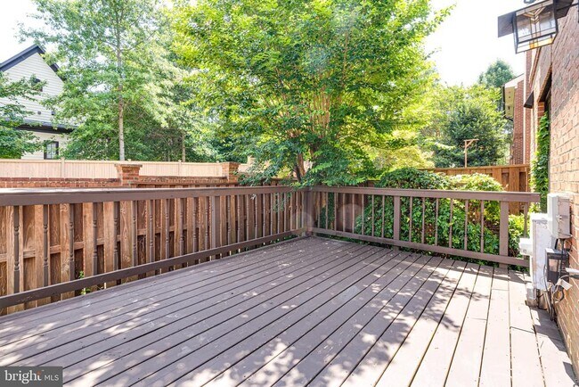 Building Photo - 1498 Hampton Hill Cir