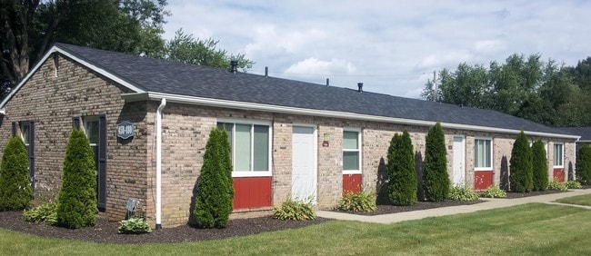 Primary Photo - 458-480 Seville Rd