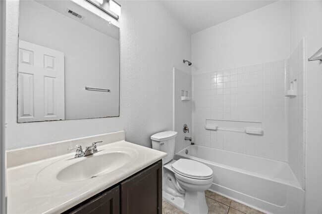 Building Photo - 5803 Camelia Evergreen Ln