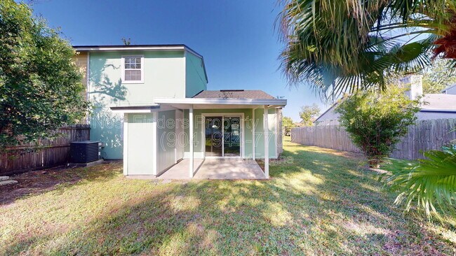 Building Photo - 450 Aquatic Dr