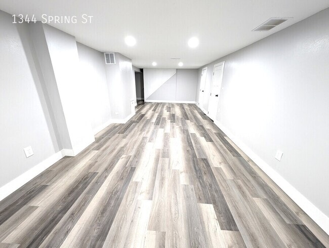 Building Photo - 1344 Spring St