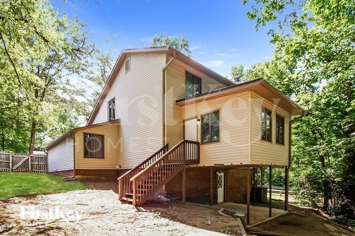Building Photo - 606 Mirawood Trail NE