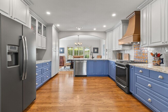 Building Photo - Immaculate 3 Bed, 2.5 Bath in Laguna Shores, Carlsbad!