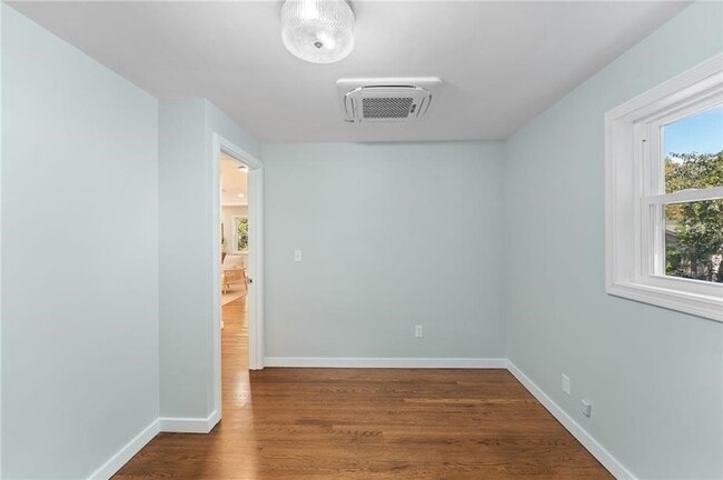 Building Photo - 7 Laneway Ct