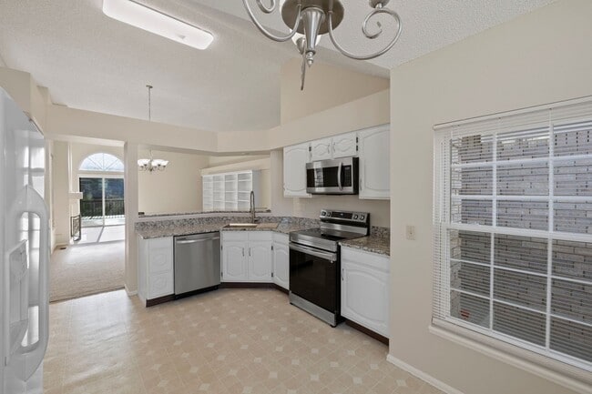 Building Photo - BRIGHT & UPDATED RANCH-STYLE HOME in D-20