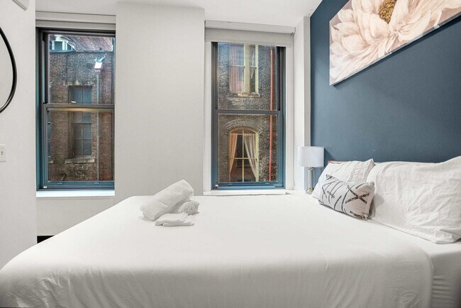 Building Photo - 209 9th St