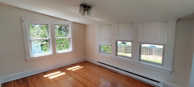 Building Photo - three bedroom home in Midlothian