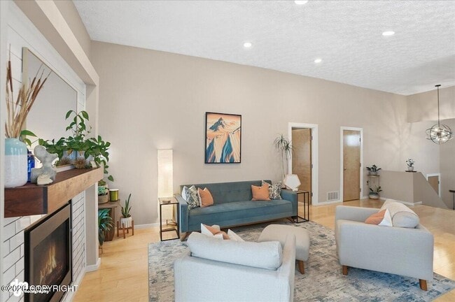 Building Photo - 2350 Cleo Ave