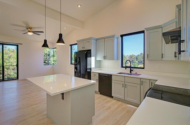 Primary Photo - 1221 East Emma Drive