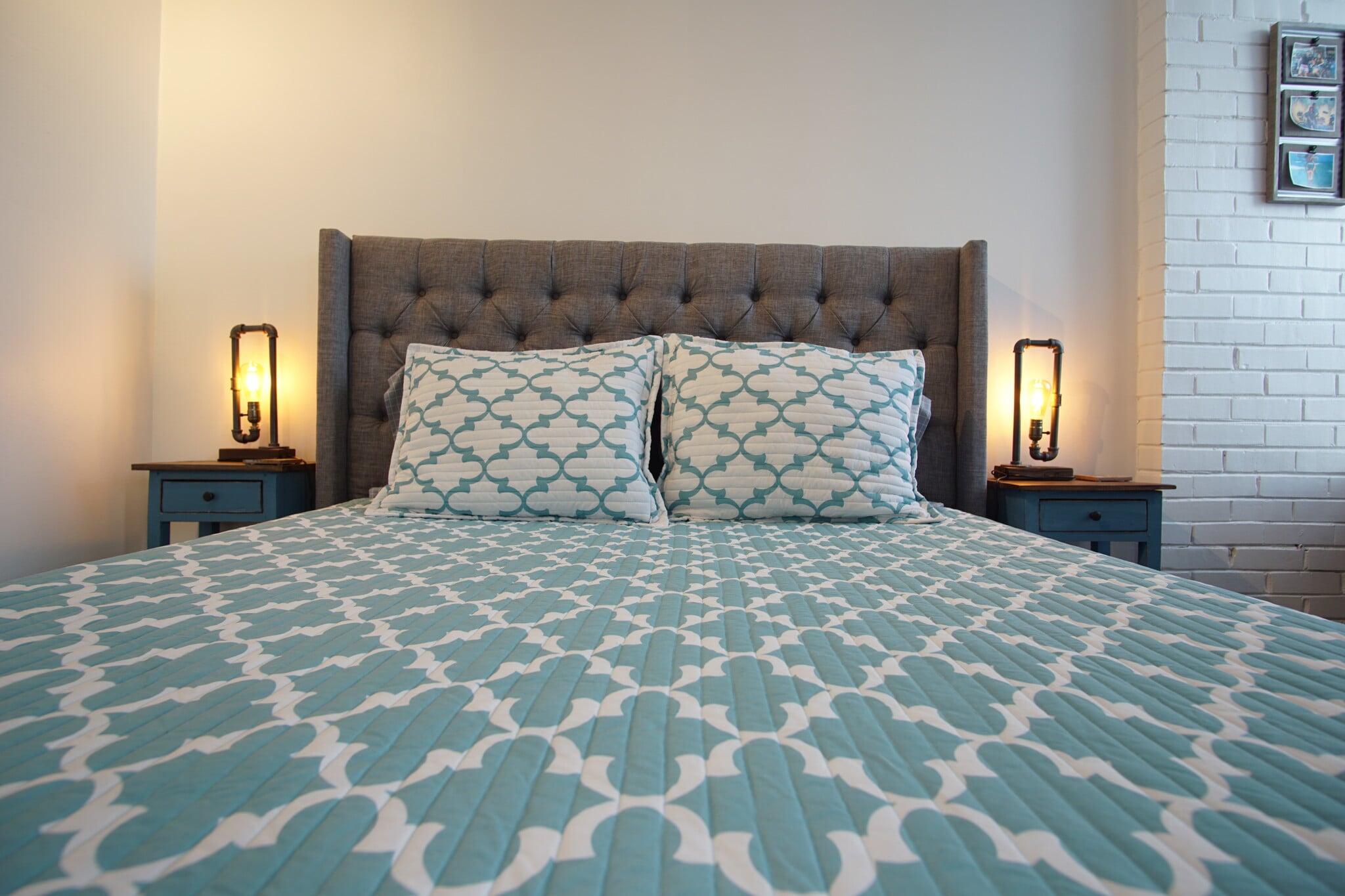 Building Photo - 636 W Webster Ave