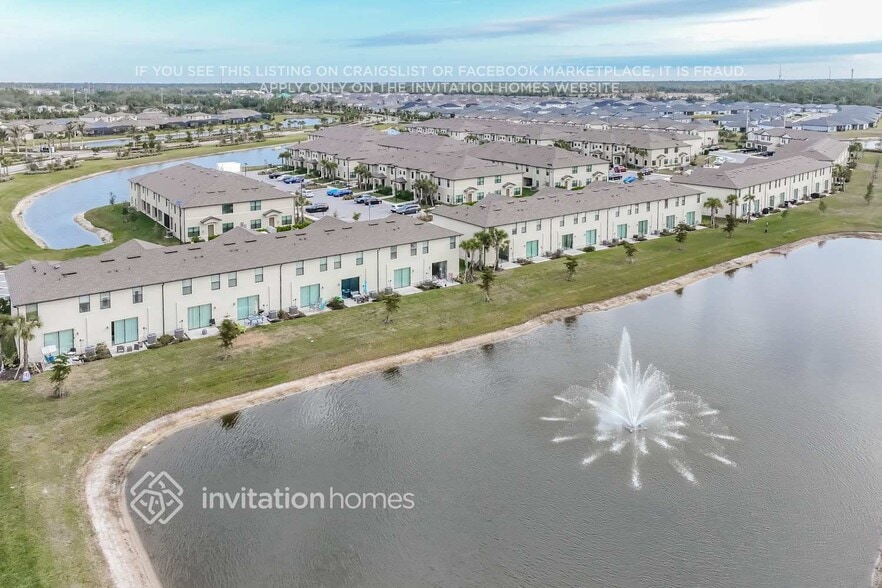 Building Photo - 2077 E Landings Wy