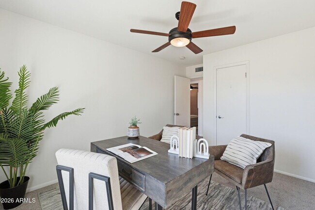 Building Photo - 2644 S Butte Ave