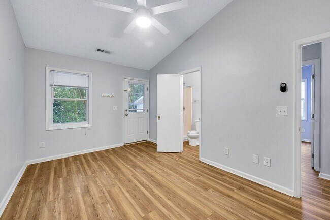 Building Photo - Charming 3BR House in Wilmington