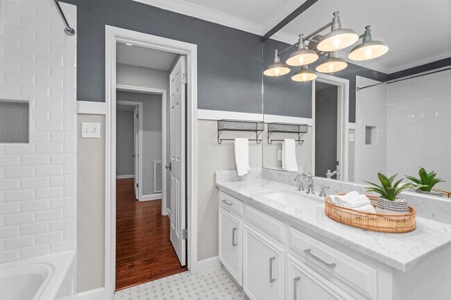 Building Photo - 602 Aldersgate Ct