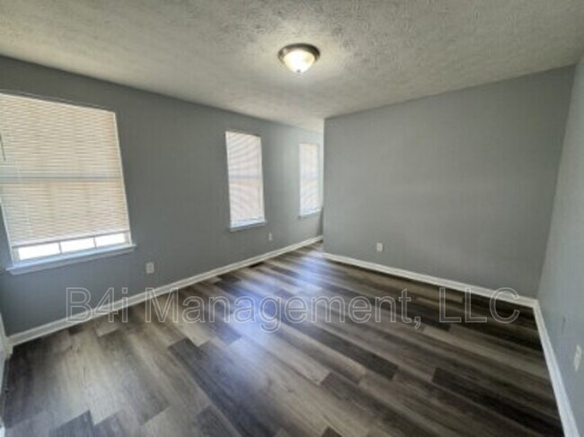 Building Photo - 2039 Marbut Trce