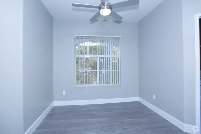 2BR, 2BA - 1146 SF Dining Room - Bella Vida