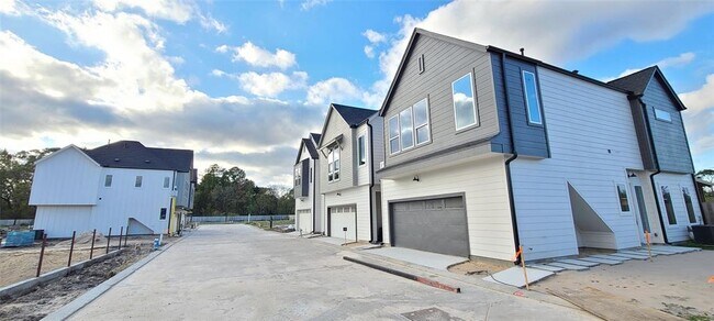 Building Photo - 311 Cyclamen St