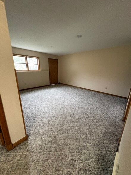 Building Photo - 726 Vilas St