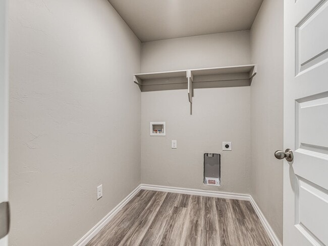 Building Photo - Newer home only minutes away from Paycom, Falling Springs Addition + Greenbelt lot + Deer Creek S...