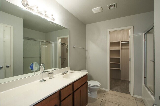 Building Photo - Bixby Schools - 3 bedroom split plan