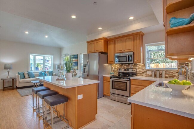 Building Photo - 70 wright avenue