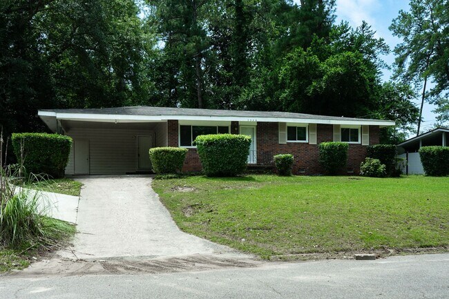 Building Photo - 3336 Oakridge Dr