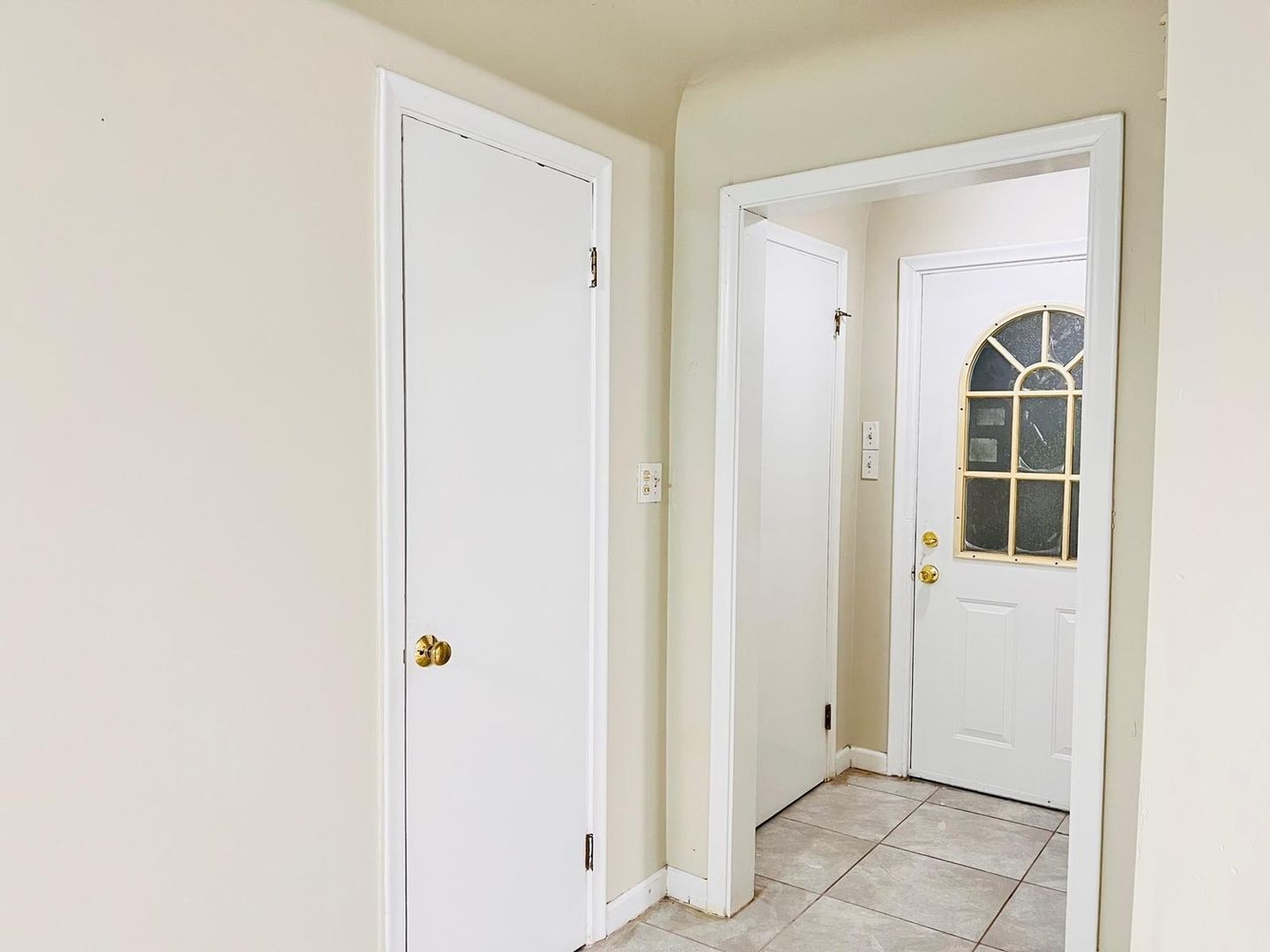 Building Photo - 25323 Orchard Lake Rd