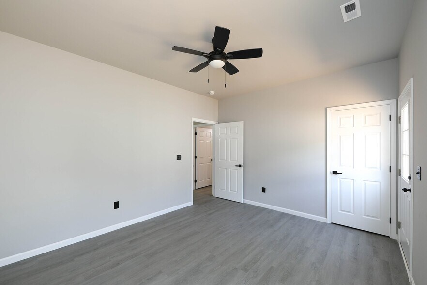 Building Photo - 1006 Pocahontas Ave