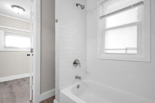 Building Photo - Newly Updated 2 Bedroom Home – Bright, Modern, and Move-In Ready!