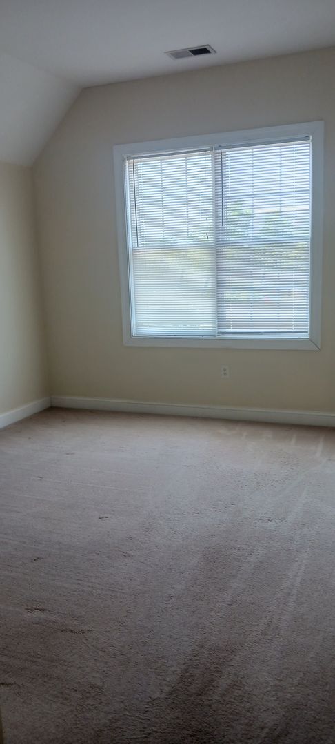 Building Photo - 2 bedroom/ 2 bathroom- Bennington on the Park