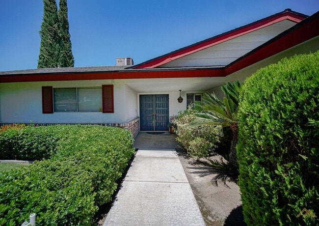 Building Photo - Available Now