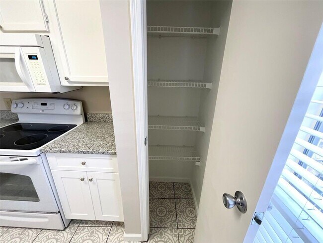 Building Photo - 1515 Sandy Springs Rd