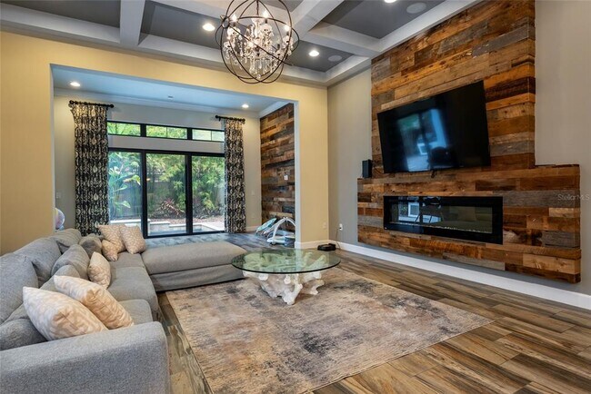 Building Photo - 8376 Via Vittoria Way