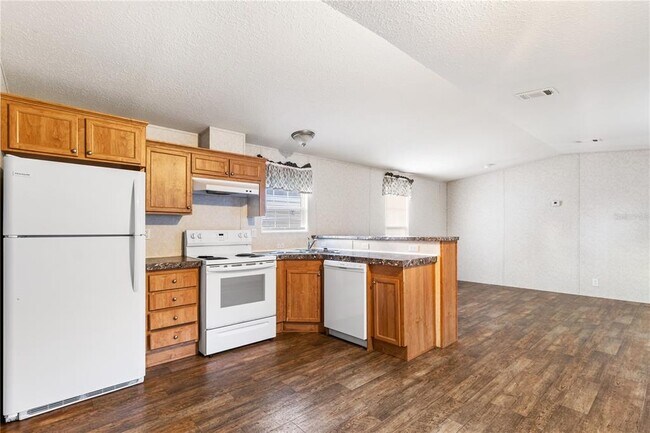 Building Photo - 419 N Chestnut Rd