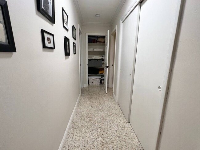 Building Photo - 7704 SW 139th Ct