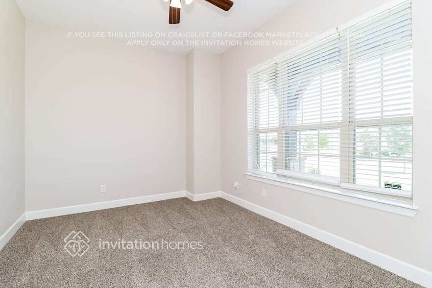 Building Photo - 813 Parkside Dr