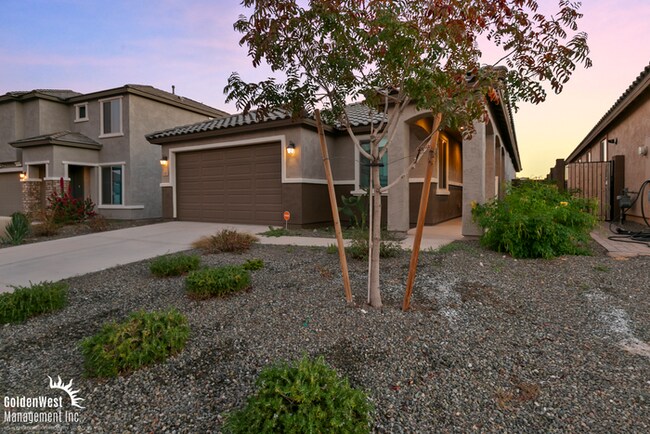 Building Photo - Modern 3Bdm 2Ba Litchfield Park Home with Stylish Upgrades!