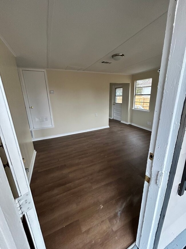 Building Photo - Home for rent