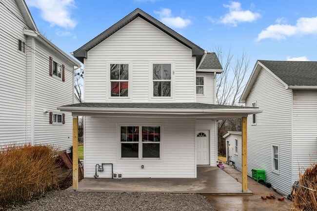 Building Photo - Gorgeous 3 bedroom home in Verona available now!