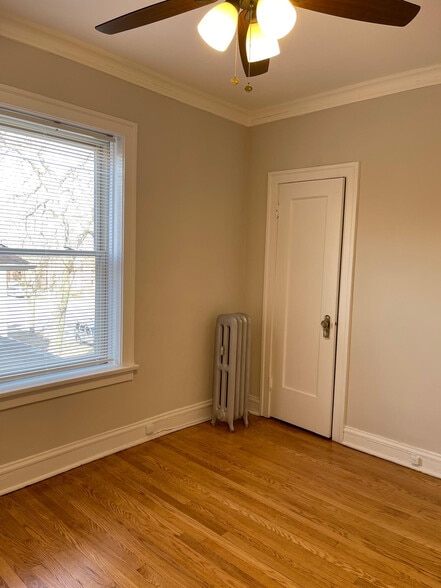 Building Photo - 1637 W Estes Ave