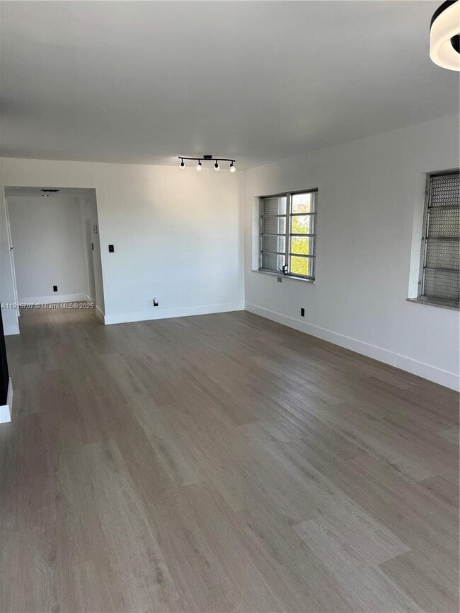 Building Photo - 1701 Washington St