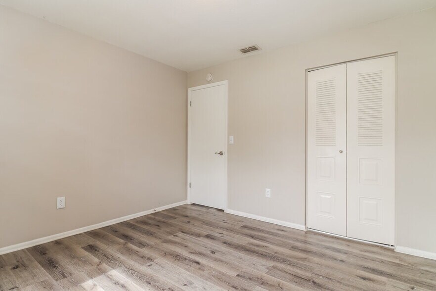 Building Photo - 912 Axlewood Cir