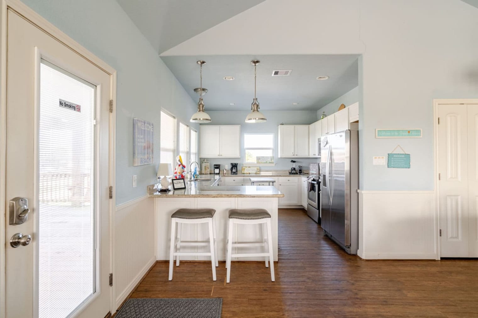 Building Photo - 948 Kahla Dr